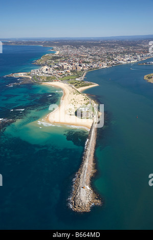 Et l'entrée à Nobbys Head Harbour Newcastle Newcastle New South Wales Australie aerial Banque D'Images