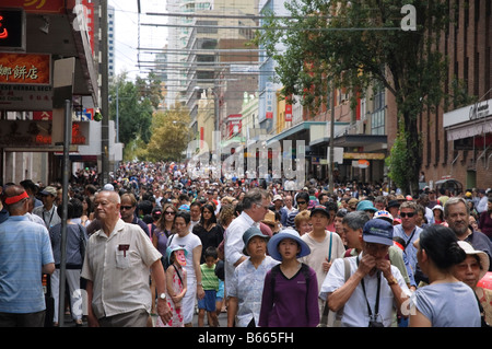 Foules Sussex Street, Chinatown, Sydney, juste après le défilé du Nouvel An chinois. La diversité multiculturelle diversifiée ; ; ; la foule des gens d'Asie Australie Banque D'Images