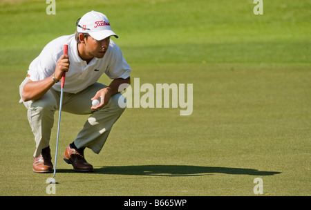 Pablo Larrazabal de l'Espagne au cours de la troisième ronde de la 54e à la Coupe du monde golf Olazabal course à Mission Hills Resort Banque D'Images