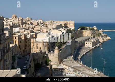 Valletta rive sud à Grand Port, vue depuis les jardins Barrakka, Barraka Gardens sur la droite, La Valette Malte Banque D'Images