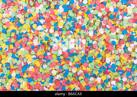 Fait avec beaucoup d'arrière-plan de confettis colorés Banque D'Images