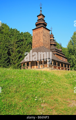 Église ukrainienne en bois traditionnel, Pirogovo (Pyrohiv), musée en plein air de l'architecture nationale, près de Kiev, Ukraine Banque D'Images