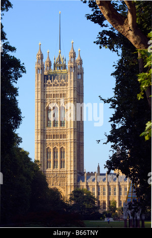 La Tour Victoria au Palais de Westminster (aussi connu sous le nom de Chambres du Parlement ou Palais de Westminster de Black Rod's Garden Banque D'Images