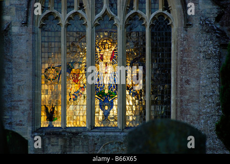 La fenêtre de verre 'Stained, Église de 'St Pierre' et 'St Paul', ^^Northleach, Gloucestershire, Angleterre Banque D'Images