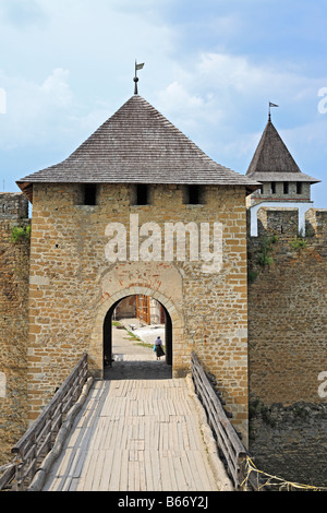 Les murs et les tours de la forteresse de Khotin (1325-1460), château médiéval, Podolie, Chernivtsi oblast (province), Ukraine Banque D'Images