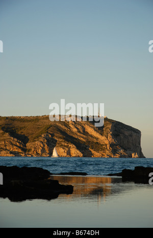 Location de bateau à passé Cabo San Antonio, Javea / Xabia, Province d'Alicante, Communauté Valencienne, Espagne Banque D'Images