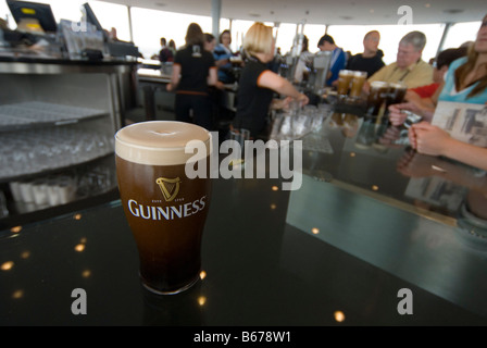 La gravité, la Guinness Storehouse à Dublin, Irlande Banque D'Images