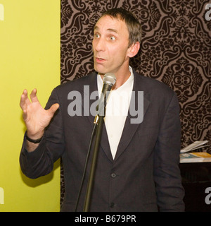 Un portrait de l'auteur se prononce un discours à Soho, Londres, Angleterre Banque D'Images