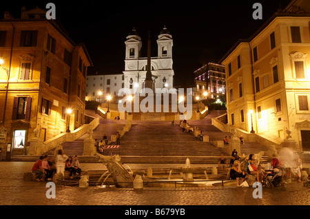 L'escalier de la Piazza di Spagna, l'un des touristes les plus populaires nuit lieu à Rome Italie Banque D'Images