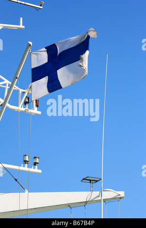 Drapeau national finlandais sur le ferry, Helsinki, Finlande Banque D'Images
