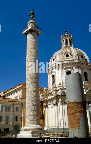 Forum de Trajan, Foro di Traiano, la colonne Trajane, Colonna di Traiano, et certains piliers qui faisaient autrefois partie de la basilique l'ULP Banque D'Images