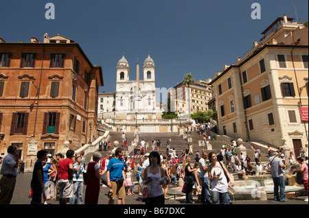 L'escalier de la Piazza di Spagna, l'un des touristes les plus populaires nuit lieu à Rome Italie Banque D'Images