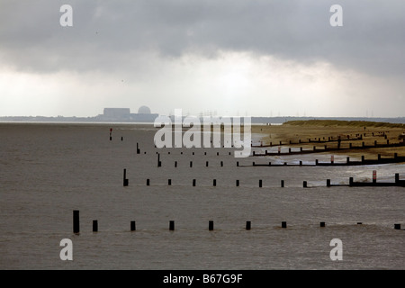 La centrale nucléaire de Sizewell B vu de Southwold, Suffolk, Angleterre Banque D'Images