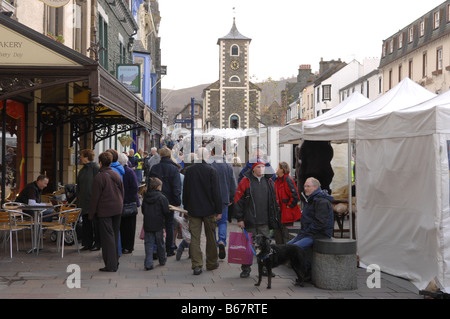 Le marché en plein air à Keswick dans le Lake District UK Banque D'Images