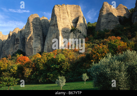 Rochers des mées, roches de les Mées, Alpes de Haute Provence, Provence, France Banque D'Images