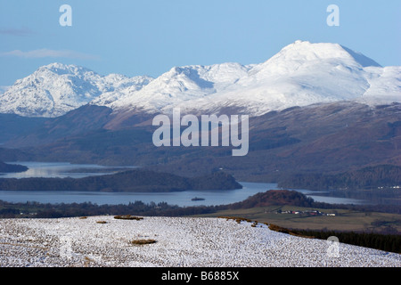 Ben Lomond et Ben Vorlich vu de Duncolm Hill Banque D'Images