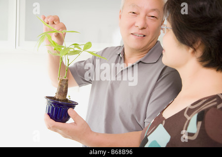 Close-up of a young couple smiling Banque D'Images