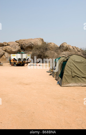 Tentes au camping de l'Oase Himba village, Namibie Banque D'Images