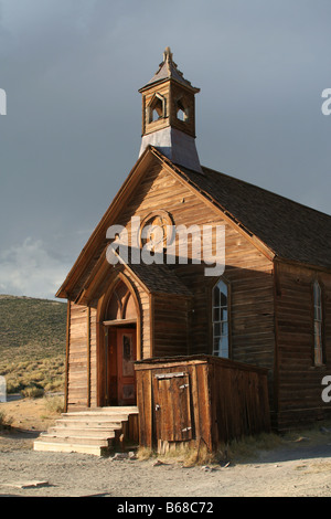 L'ancienne église méthodiste à Bodie 'Ghost Town', comté de Mono, Sierra Nevada, Californie, USA Banque D'Images