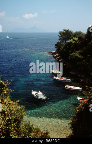 Bateau de pêches à Kioni, Ithaca, Grèce Banque D'Images