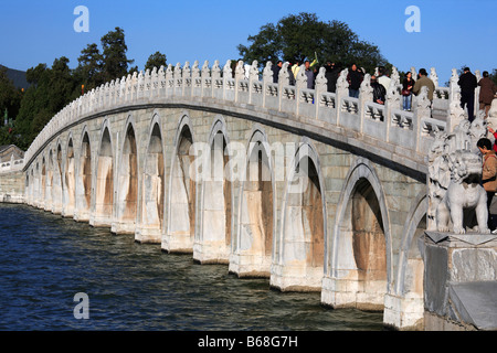 Chine Pékin Palais d'été pont de 17 Arches Banque D'Images