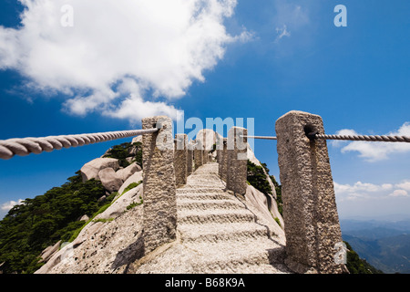 Sur un escalier, montagne montagnes Huangshan, Anhui Province, China Banque D'Images