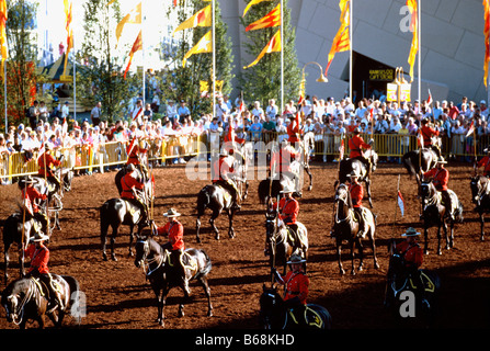 (La GRC) Gendarmerie royale du Canada effectuant leur célèbre Carrousel dans British Columbia Canada Banque D'Images