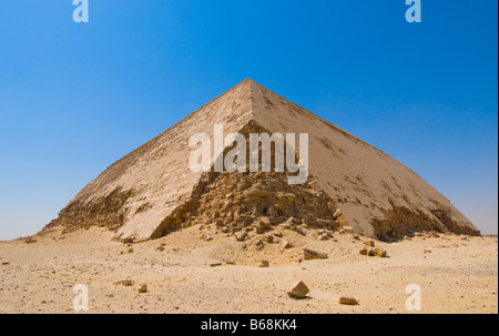 Pyramide rhomboïdale à Dahchour Le Caire Egypte Banque D'Images