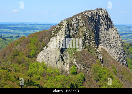 Paysage de montagnes, monts du Massif Central, Auvergne, France Banque D'Images