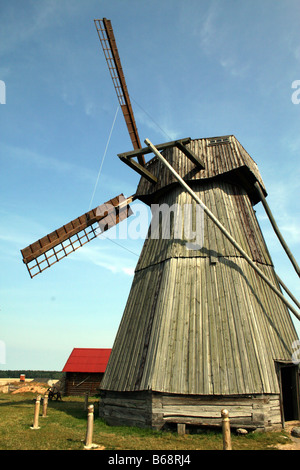 Le vieux moulin (construite en 1905) jusqu'à Dudutki, le Bélarus , où vous pouvez voir comment le grain est transformé en farine. Dudutki Village, Banque D'Images