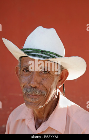 Latino nicaraguayenne smiling man in Granada Nicaragua amérique latine centrale gens personne portrait parution modèle MR Banque D'Images
