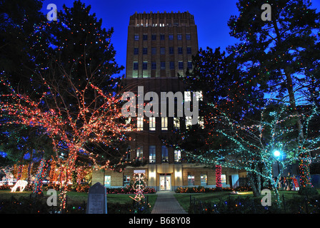 La Ville d'Ogden municipal building décorées de lumières de Noël. Banque D'Images