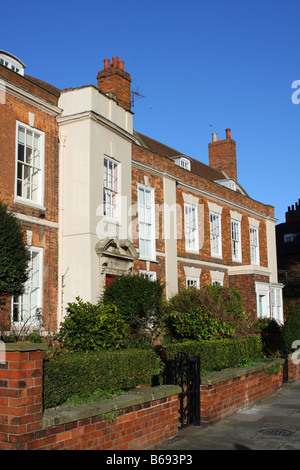 Maisons de village à Minster Yard, Lincoln, Angleterre, Royaume-Uni Banque D'Images