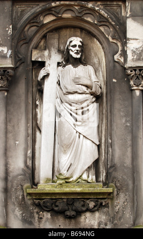 Pierre tombale sur l'ancien cimetière Powazki à Varsovie, Pologne Banque D'Images