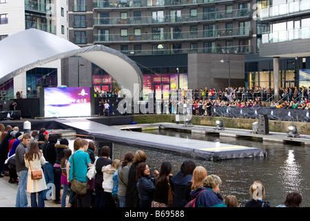 Fashion show à Clarence Dock Leeds UK Banque D'Images