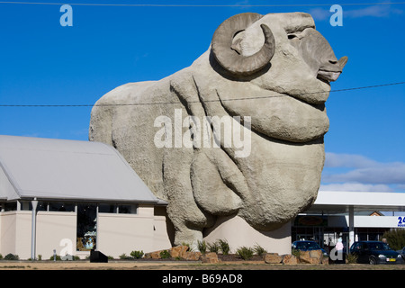 Le Big Merino en Goulburn Australie. Les mondes plus grand mouton mérinos statue à 15,2 mètres, 97t. Banque D'Images