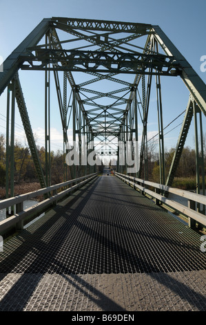 L'acier d'une seule voie pont sur le canal Érié en Macédoine, NY USA. Banque D'Images