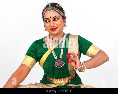 Bharathanatyam femme danseuse de Tamil Nadu en Inde du Sud Banque D'Images