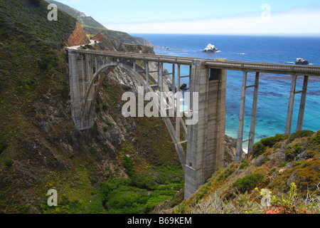 L'Bixby Creek pont de la route 1 au sud de Big Sur, en Californie Banque D'Images