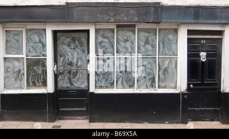 Shopfront vide windows blanchis Banque D'Images