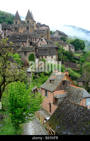 L'architecture de la ville, maison traditionnelle avec toit en ardoise, Conques, France Banque D'Images