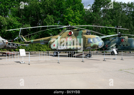 Le Mil Mi-24 Hind (hélicoptère de combat) au Parc de la victoire à Moscou, Russie Banque D'Images