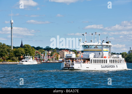 Suède Stockholm ferries pour l'île de Djurgården à Tivoli Banque D'Images