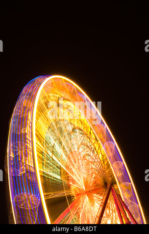 Ecosse Edimbourg grande roue de Noël situé près du Scott Monument au Princes Street Gardens Banque D'Images