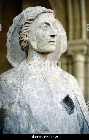 La sculpture romane dans la crypte de la Cathédrale Saint Etienne (1195-1270), UNESCO World Heritage Site, Bourges, France Banque D'Images