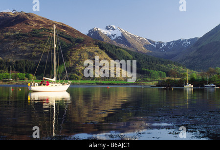 La baie d'Évêques sur le Loch Leven près de North Ballachulish, Lochaber, Highland, Scotland, UK. Banque D'Images