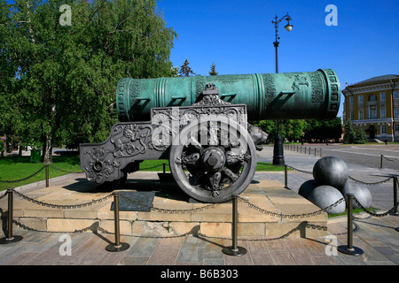 Le Tsar Cannon (1586) au Kremlin, à Moscou, Russie Banque D'Images