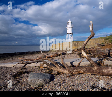 Le phare de Black Nore surplombe le canal de Bristol et l'estuaire de Severn. Portishead, Somerset, Angleterre. Banque D'Images