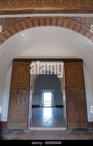 Pavillon dans jardin (jardin) Menara, Marrakech, Maroc, Afrique Banque D'Images