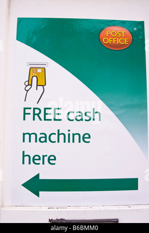 Free cash machine ici s'inscrire au bureau de poste de Uk Banque D'Images